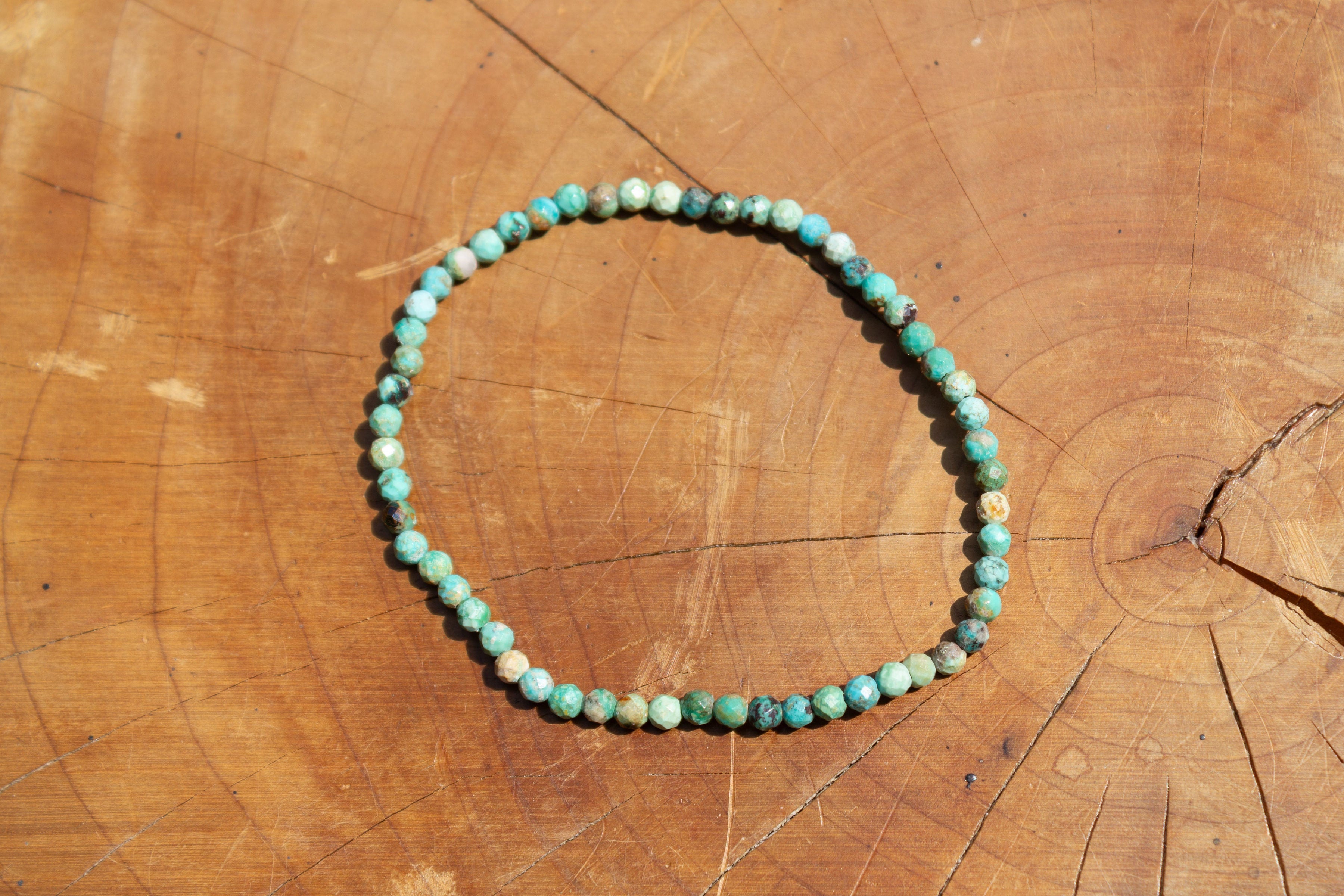 Bracelet de turquoise bleue fin